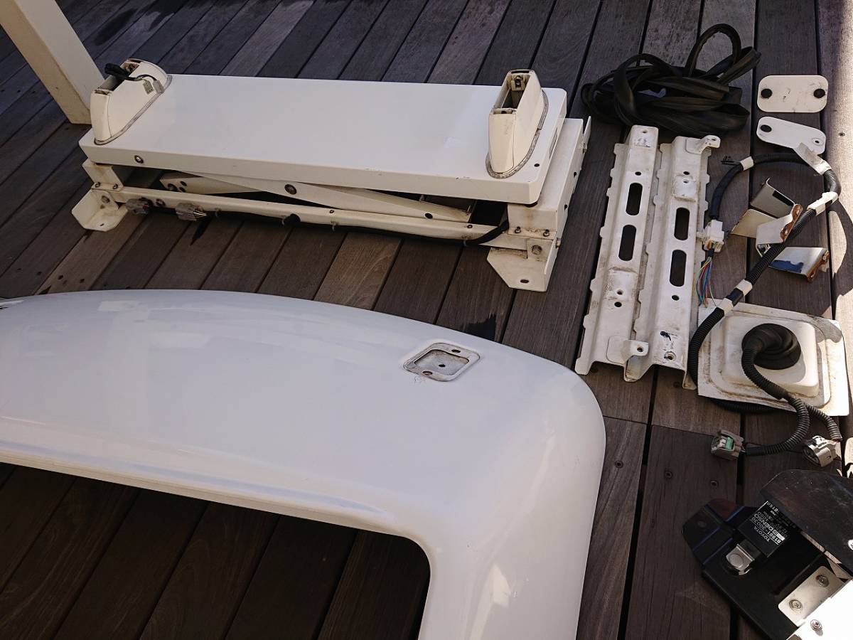 パトカー 警察 クラウン 18 昇降機 昇降装置 パトライト PP-12B 劇用車 
