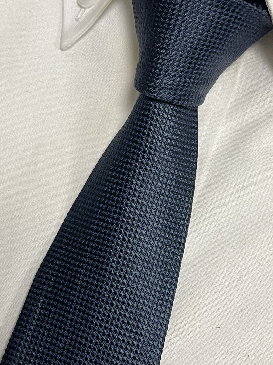  ほぼ &Prime;LOUIS VUITTON&Prime; ルイヴィトン 細身 ネイビーソリッド ブランドネクタイ 112082(ネクタイ)｜売買されたオークション情報、yahooの商品情報をアーカイブ公開 - オークファン 服飾小物