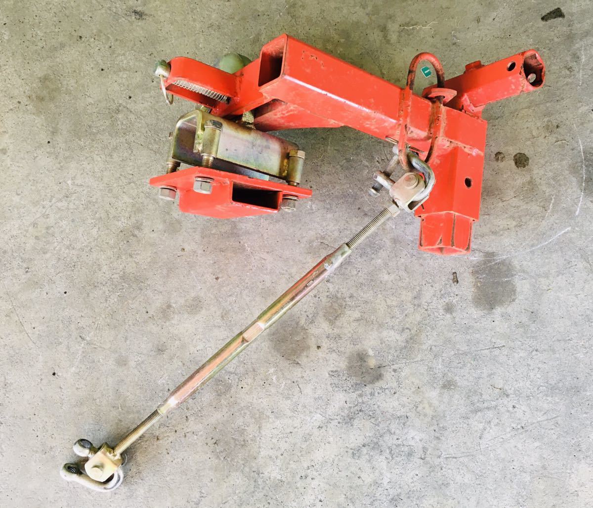 トラクター　ロータリー用片培土器取付反転金具③ 中古_1