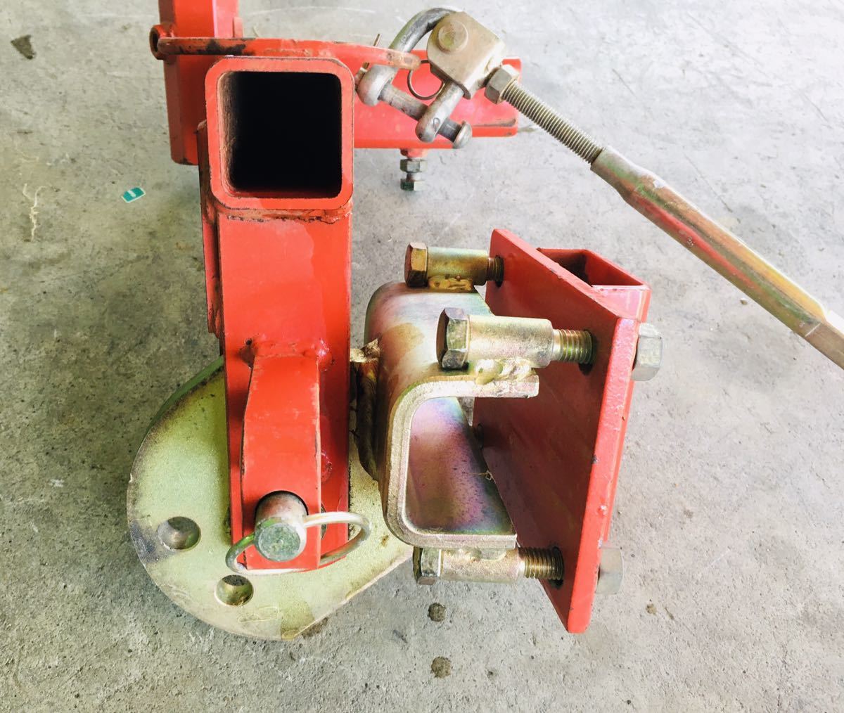 トラクター　ロータリー用片培土器取付反転金具③ 中古_2