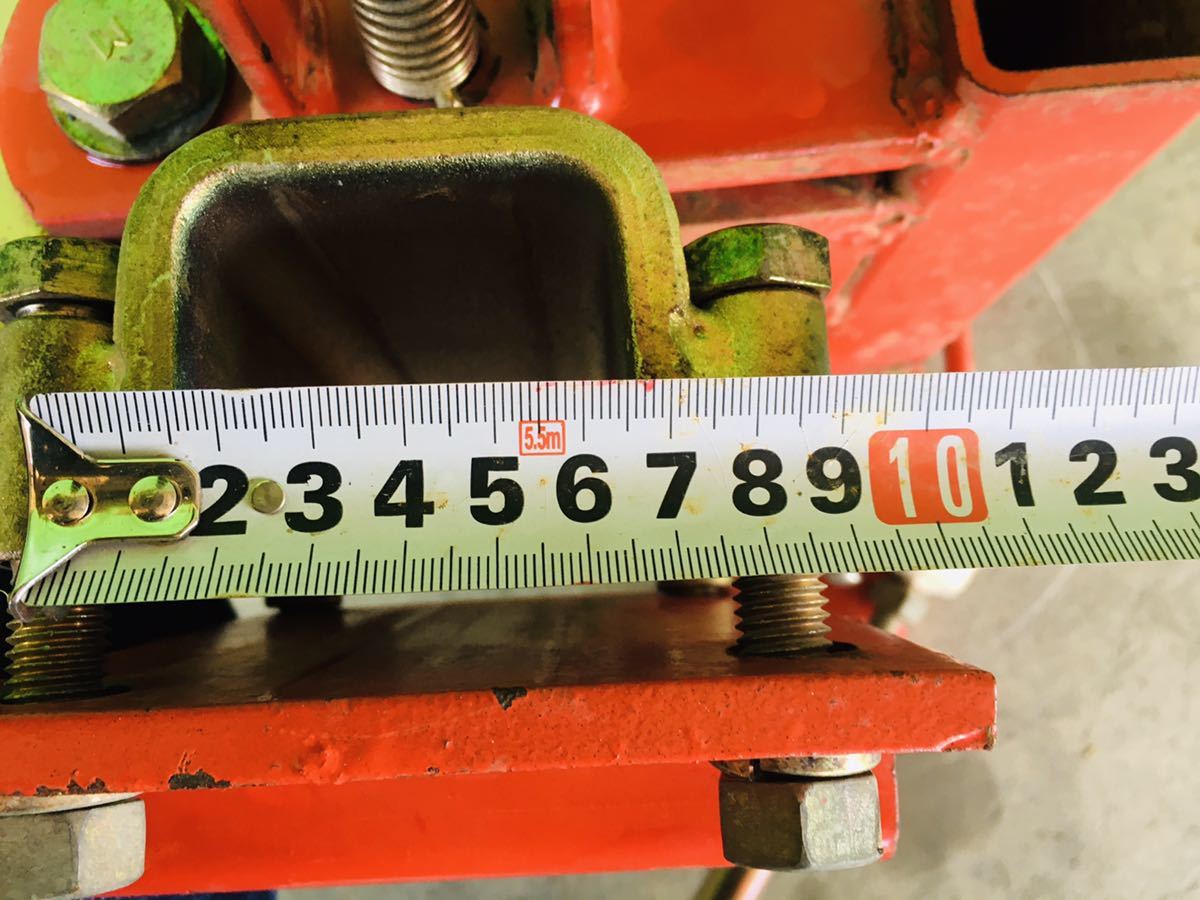 トラクター　ロータリー用片培土器取付反転金具③ 中古_4