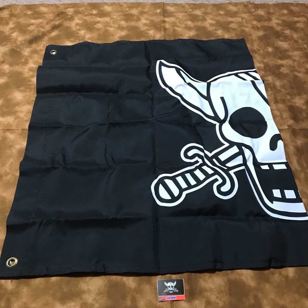 ワンピース 海賊旗 フラッグ 赤髪海賊団 シャンクス One Piece 売買されたオークション情報 Yahooの商品情報をアーカイブ公開 オークファン Aucfan Com