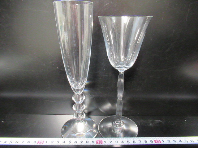洋食器や バカラお買い得２種類２客同時 ベガシャンパングラス オンドワイングラス 三つ脚 四角面取り脚 Aランク ６０サイズ バカラ 売買されたオークション情報 Yahooの商品情報をアーカイブ公開 オークファン Aucfan Com