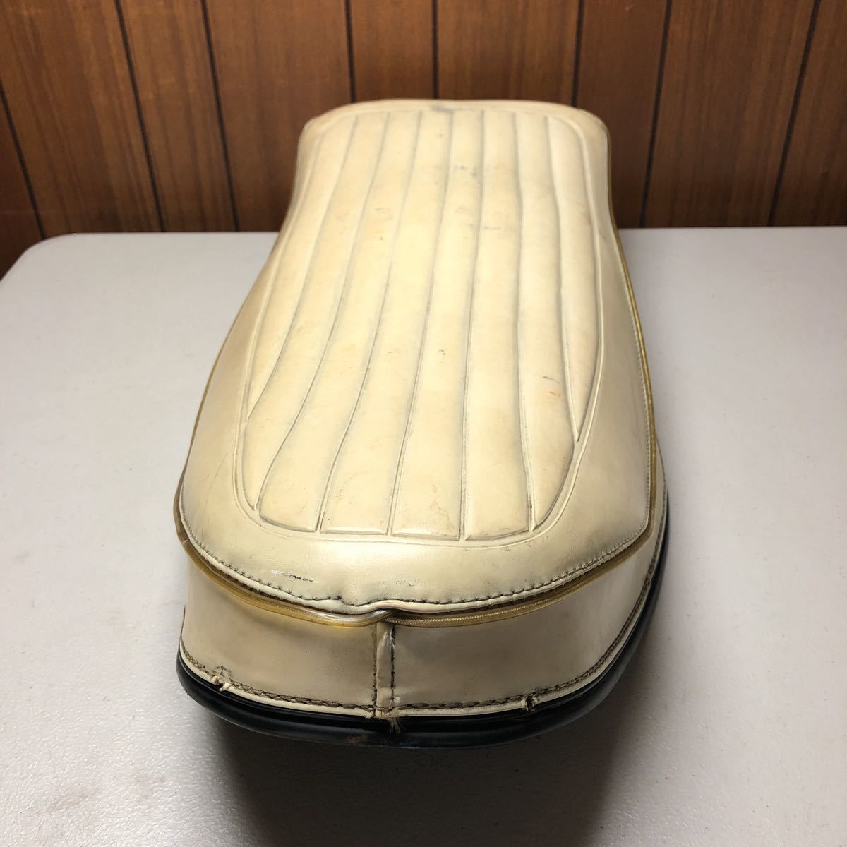 ハーレーダビッドソンFLH ハーレーダビッドソン バディシート イエロー