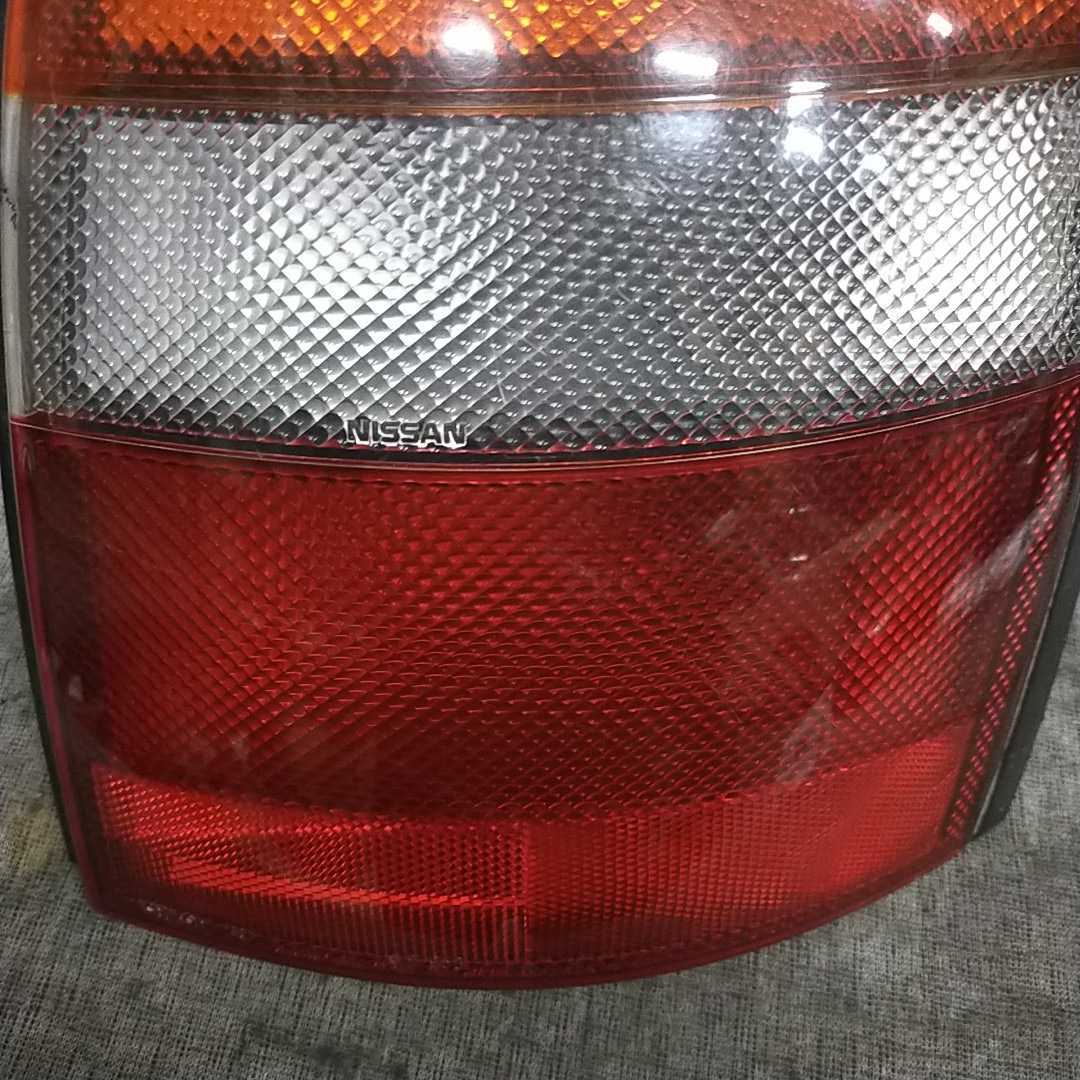 日産 NISSAN マーチ MARCH K11 前期 右 テールランプ 日産 | 1996年