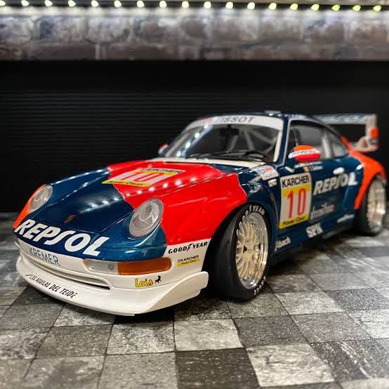 1/18 UT models ポルシェ 911(993) GT2 EVO UT Porsche 0 silver, mint