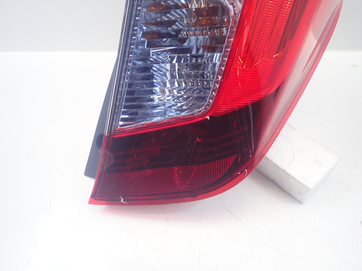 訳あり フィット ハイブリッド GP5 前期 テールライト 右 右側