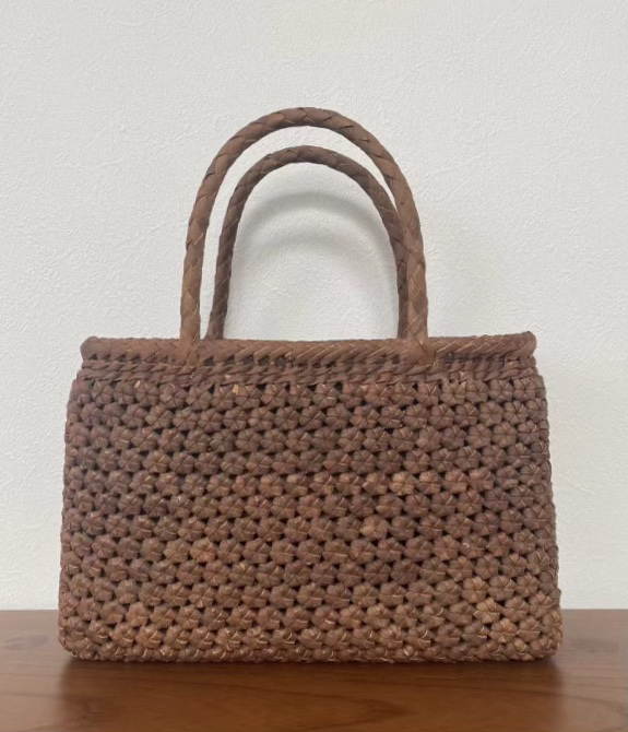 新入荷 未使用品　長野産　1番皮　沢皮　極細4ミリ蔓　職人手編み　六角花編み　山葡萄籠バッグ 長野産 職人手編み 新入荷 国産蔓使用 長野県の特産品・ギフトの通販サイト｜NAGANO 山葡萄籠