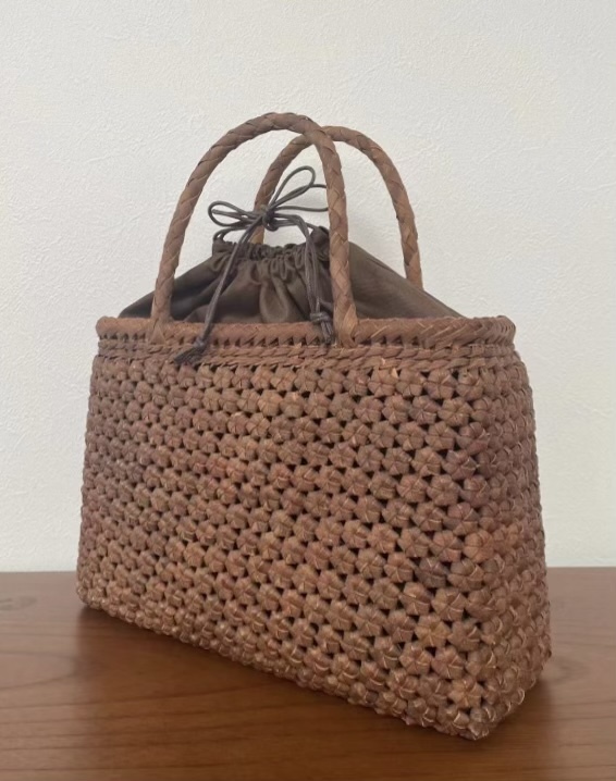 新入荷 未使用品　長野産　1番皮　沢皮　極細4ミリ蔓　職人手編み　六角花編み　山葡萄籠バッグ 長野産 職人手編み 新入荷 国産蔓使用 長野県の特産品・ギフトの通販サイト｜NAGANO 山葡萄籠