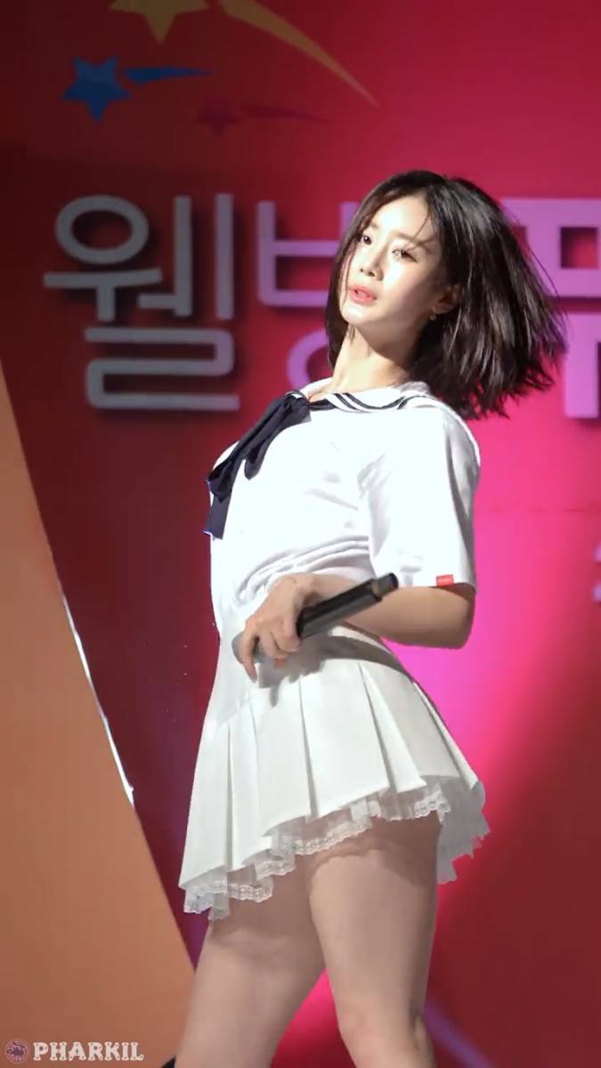 韓流live お色気編 Dvd アイドル級美女 ライブ チラリズム パンチラ アンスコ ミニスカ2 複数被写体 売買されたオークション情報 Yahooの商品情報をアーカイブ公開 オークファン Aucfan Com