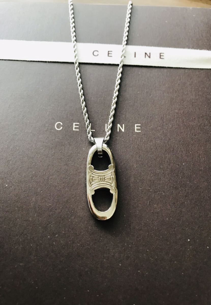 正規品 セリーヌ CELINEマダムロゴチャーム シルバー色 