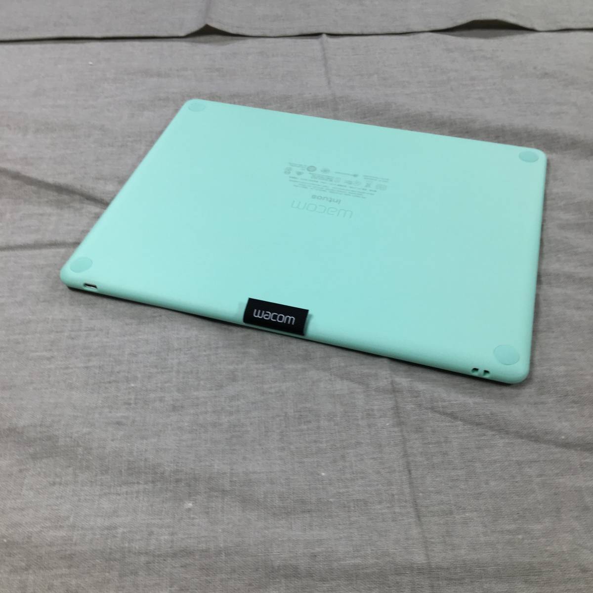 現状品 WACOM ペンタブレット（ピスタチオグリーン）Wacom Intuos