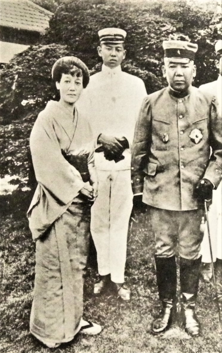 ☆戦時写真 ☆明治37年☆日露戦争出征のため大山 巌・元帥陸軍大将と