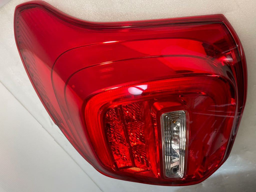 中古☆美品☆ZC33S スイフトスポーツ スズキ 純正 テールランプ テール 
