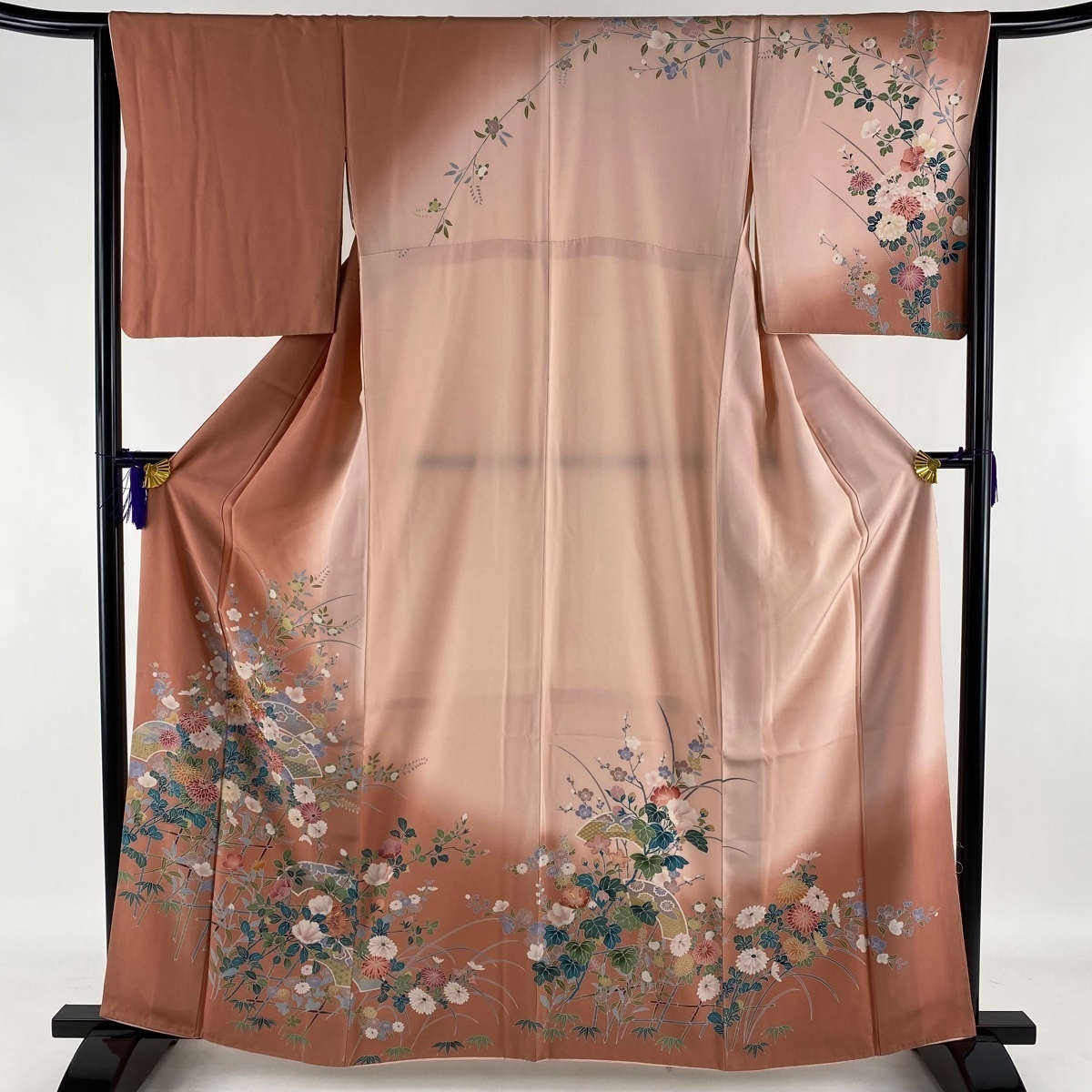 格安 訪問着 秀品 扇面 草花 金糸 染め分け ピンク 袷 163cm 66cm M 正絹(仕立て上がり)｜売買されたオークション情報、yahooの商品情報をアーカイブ公開 - オークファン 仕立て上がり