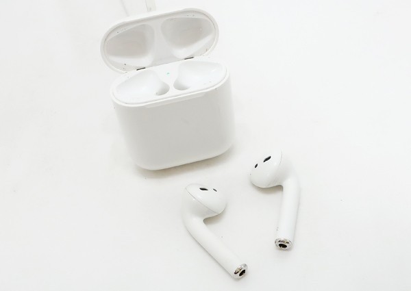 ◇【Apple アップル】AirPods 第1世代 MMEF2J/A イヤホン Apple