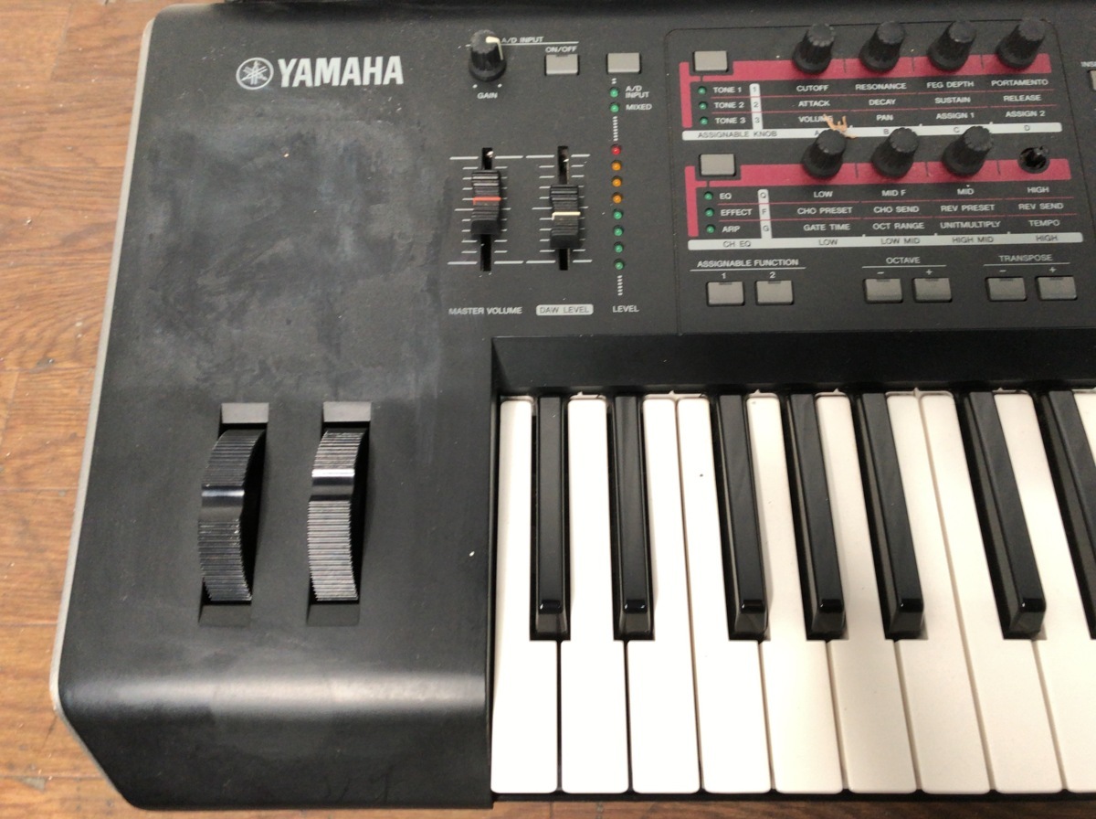 D011T011○YAMAHA MOX6 シンセサイザー ヤマハ ケース、ペダル付属｜ヤマハ