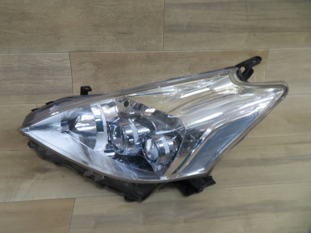 32775 トヨタ プリウスα ZVW40W ヘッドライト 左 koito47-41 バルブ