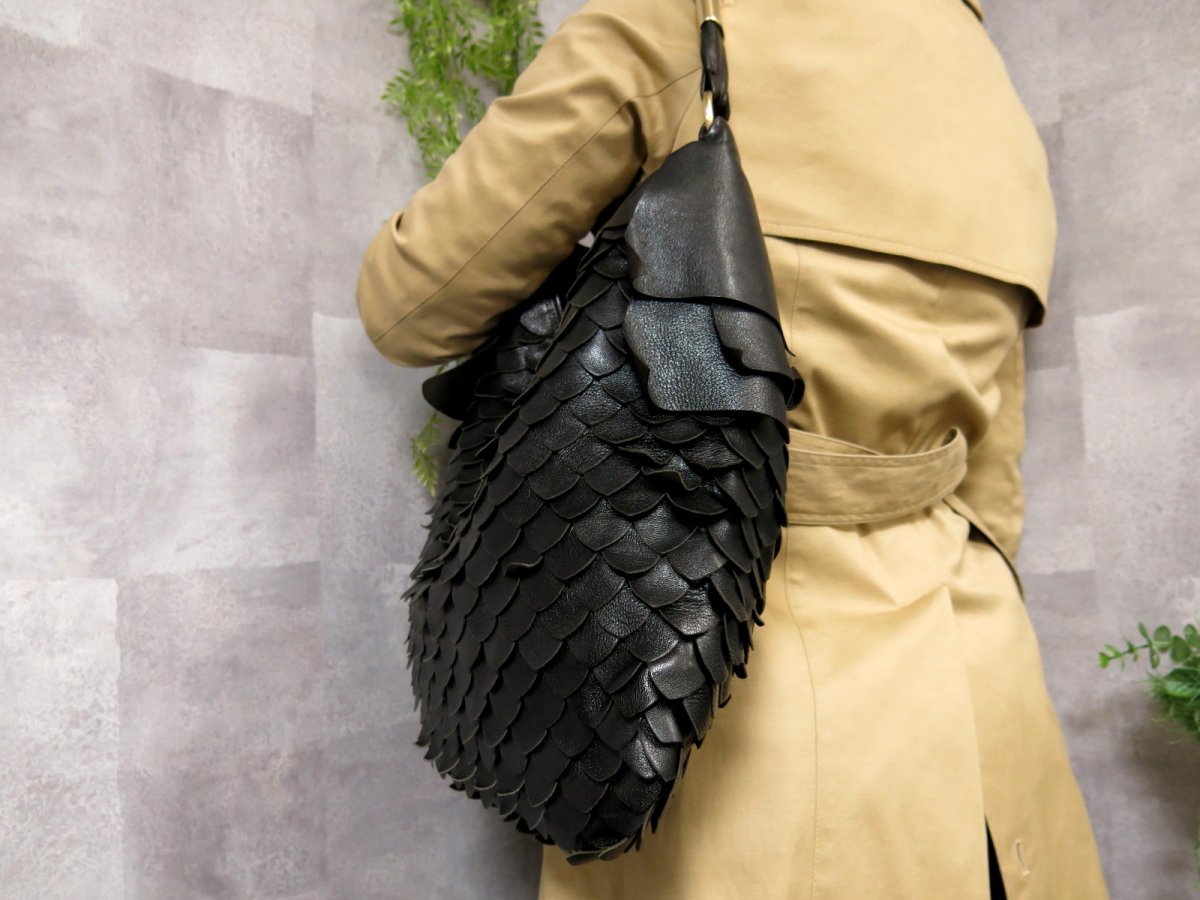 SAINT LAURENT イヴサンローラン 美品 極 - YVES イヴ・サン レザー Y 