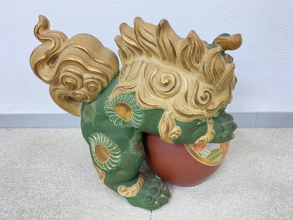 Q104-O4-1244 九谷焼 玉乗り 獅子 シーサー 縁起物 アンティーク 金彩