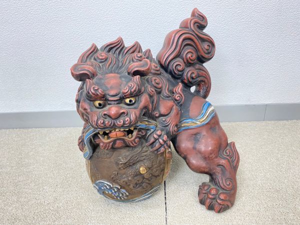 Q104-O4-1244 九谷焼 玉乗り 獅子 シーサー 縁起物 アンティーク 金彩