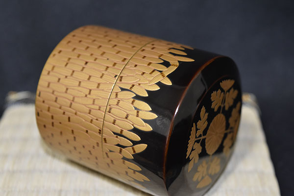 【光成】塗師・堅地屋清兵衛（堅清）作「菊紋につくし蒔絵・中次・棗」共箱 光成】塗師・堅地屋清兵衛（堅清）作「菊紋につくし蒔絵・