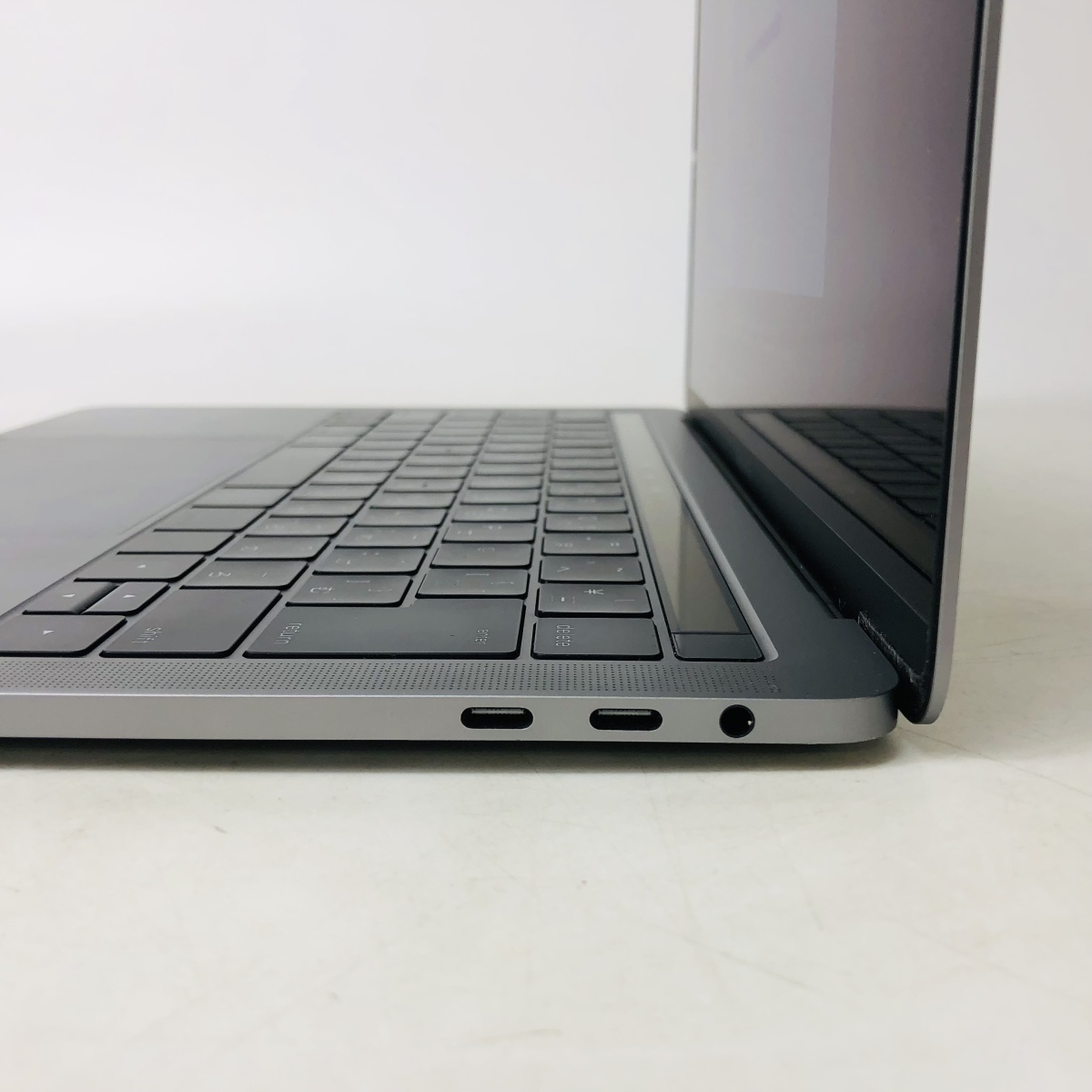 ジャンク MacBook Pro Retina Touch Bar 13インチ（Late 2016）Core i5