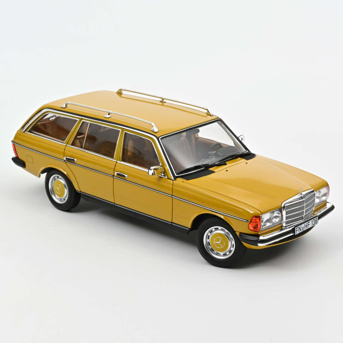 ノレブ 1/18 メルセデスベンツ Eクラス (W123) 200T ステーション 