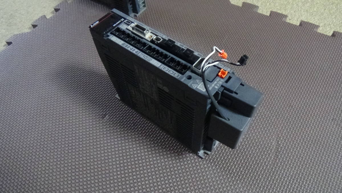 サーボアンプ サーボアンプMR-J4-500B B-1 三菱電機 1⁄2 正規品動作