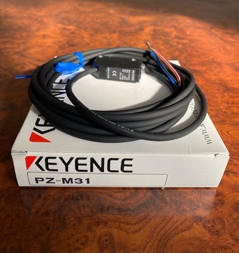 KEYENCE キーエンス PZ-M31 アンプ内蔵型光電センサ 角型 反射型 