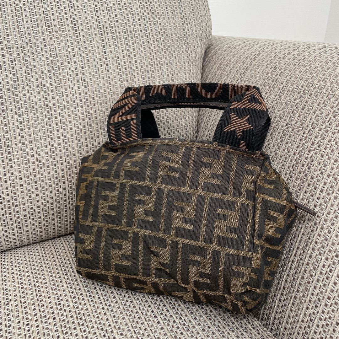フェンディ FENDI ズッカ ズッカ柄 バニティ 1円 ポーチ ハンドバッグ 