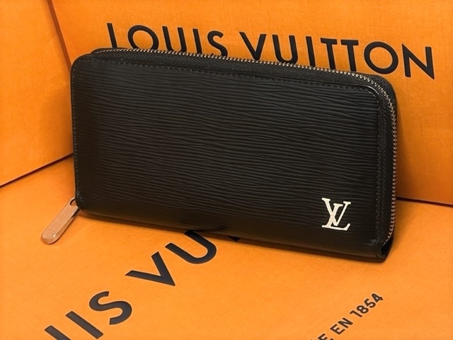 louis-vuitton-zippy-wallet--M42616_PM2_Front%20view