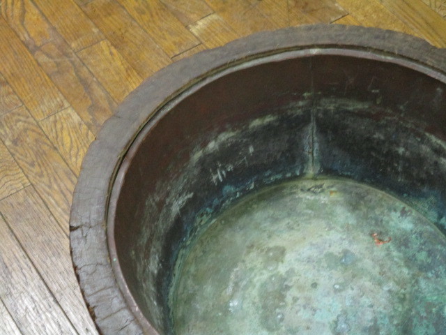 特大 天然木 無垢材 刳り貫き 時代 火鉢 重さ約50kg/大木火鉢/根木火鉢 無垢材 刳り貫き 特大 時代 天然木 小型最高級火鉢（木の箇所：黒檀