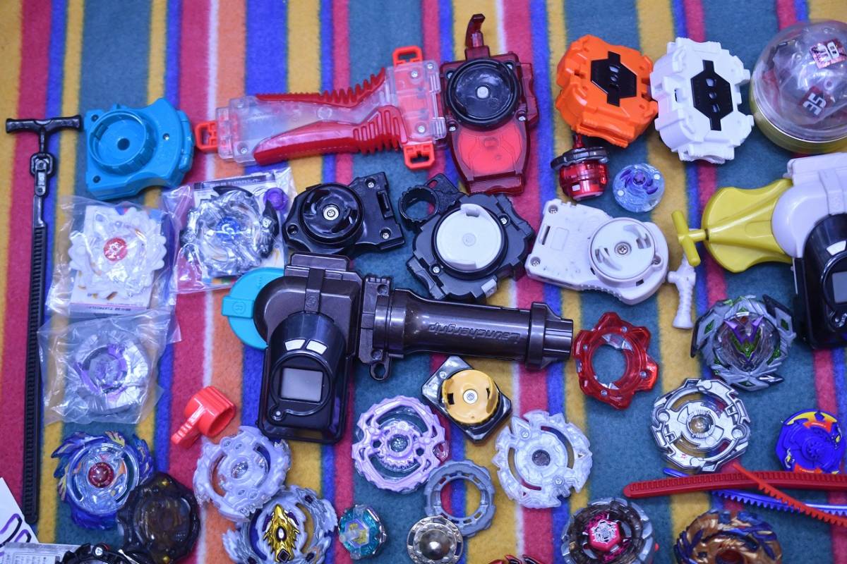 ① ベイブレード パーツ 部品 大量 まとめて パーツ 大量 121019