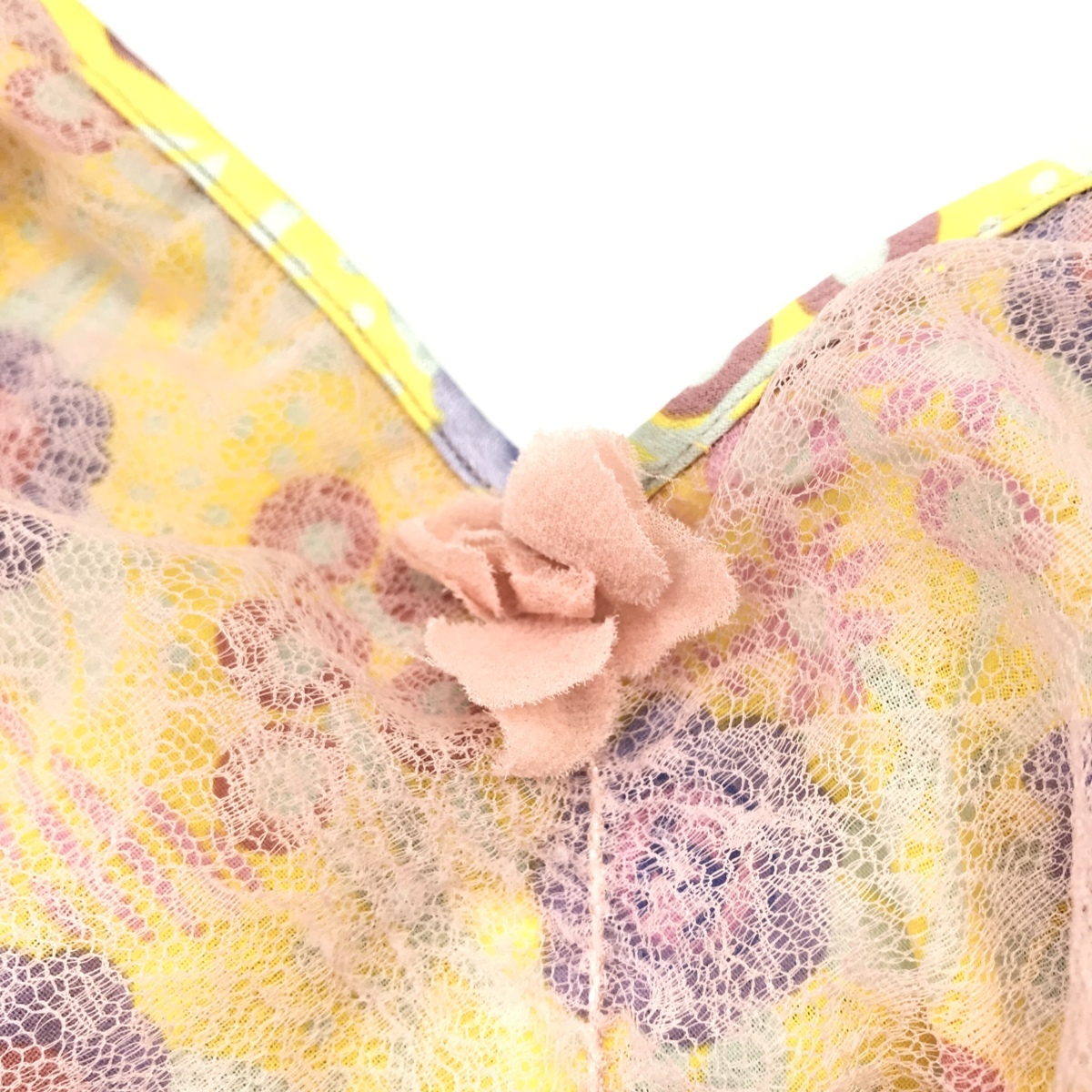 MARIシャネルの レース 花柄 タンクトップ ベージュ MARI様専用シャネルの レース 花柄 タンクトップ ベージュ - メルカリ