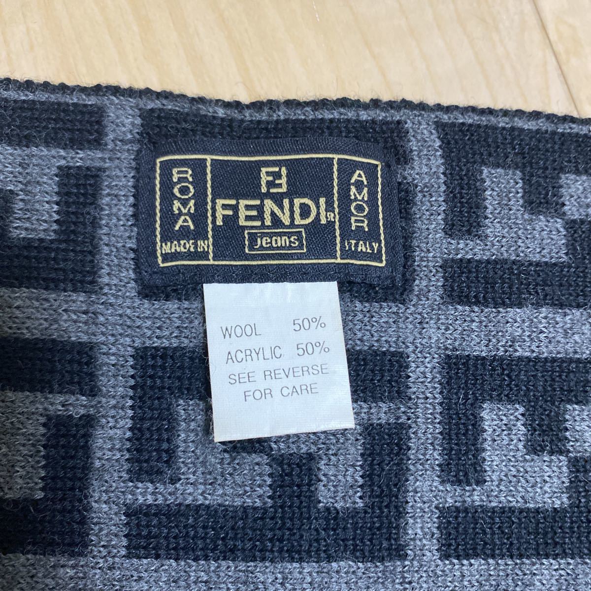 FENDI フェンディ マフラー レディース メンズ ブラック グレー 美品