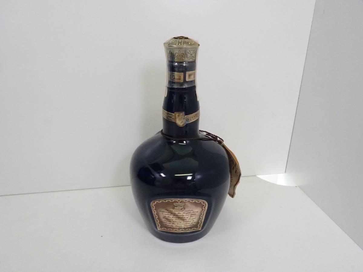 0402-210 0335 ロイヤルサルート ROYAL SALUTE 21年 青陶器ボトル 0402-210 0335 ロイヤルサルート ROYAL SALUTE 21年 青陶器ボトル