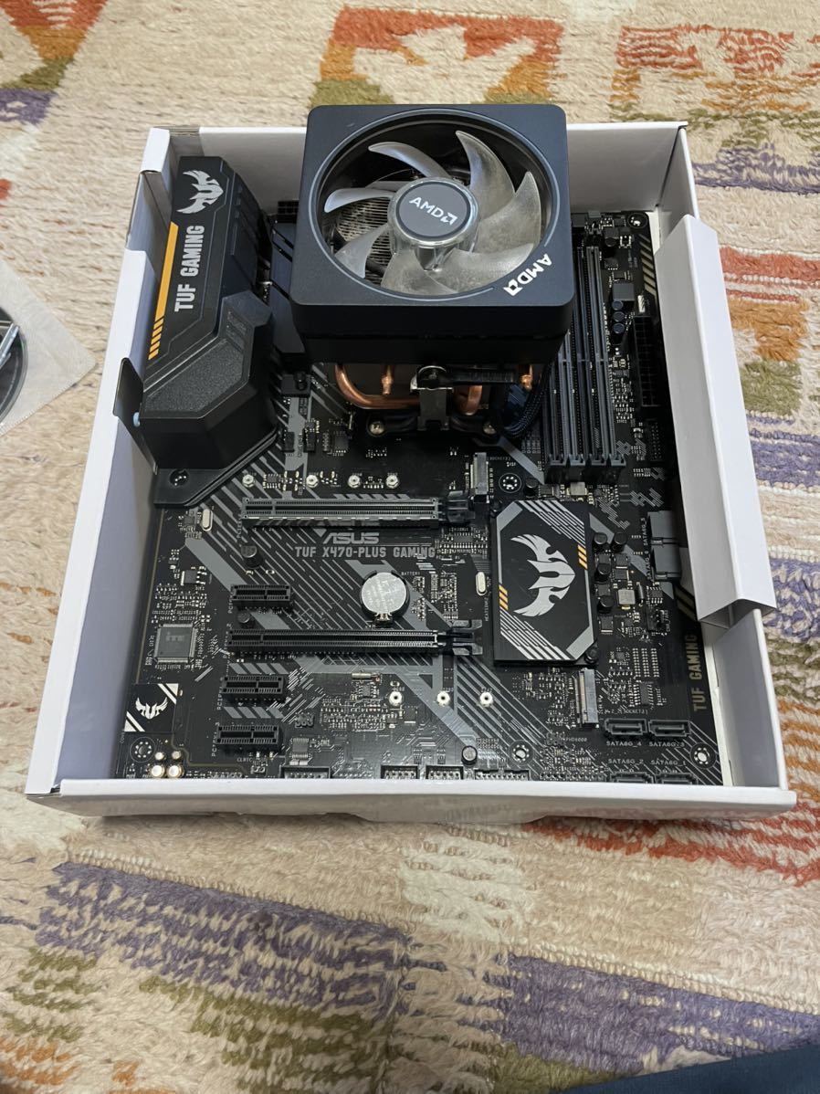 CPU AMD Ryzen 7 2700X と マザーボード ASUS TUF X470-PLUS GAMING