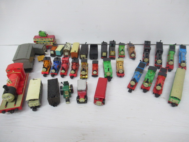 A31 現状品 Bandai バンダイ 機関車トーマス 35点 Britt Allcroft 1992年 エンジンコレクション 他 種類様々 きかんしゃトーマス 売買されたオークション情報 Yahooの商品情報をアーカイブ公開 オークファン Aucfan Com