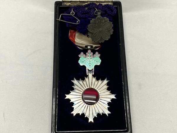 勲六等単光旭日章 勲章 日本軍 アンティーク ミリタリー （1711）B411 勲六