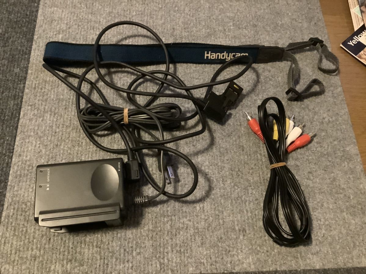 SONY Hi8/8mmビデオカメラ CCD-TR11 CCD-TR11 SONY Hi8 録画・再生OK