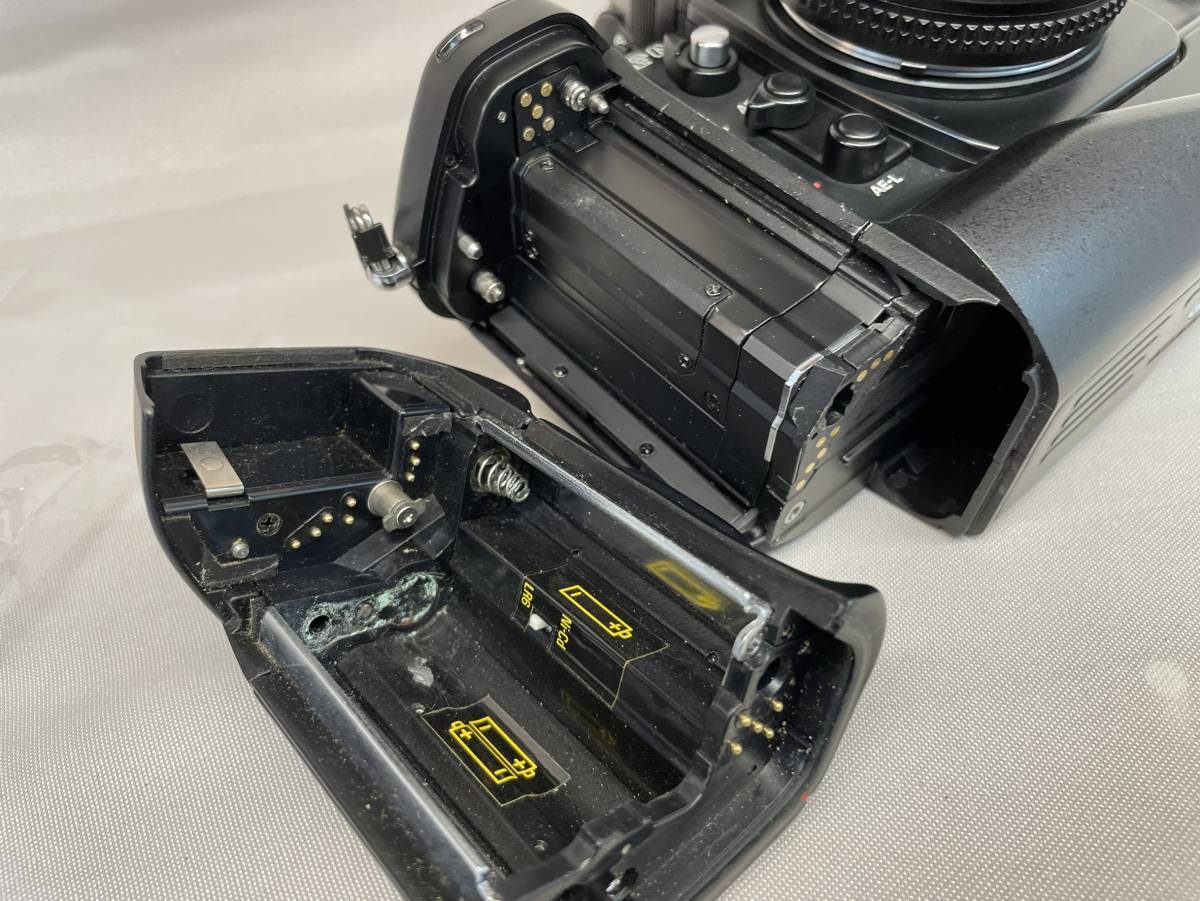【YH-7040】ジャンク扱い 中古品 Nikon ニコン F4 一眼レフカメラ バッテリーグリップ MB-21 取付品 動作未確認 フィルムカメラ Nikon F4 中古 ☆Nikon&frasl;ニコン フラッグシップ・フィルム一眼レフカメラ ボディ｜ナニワグループオンライン