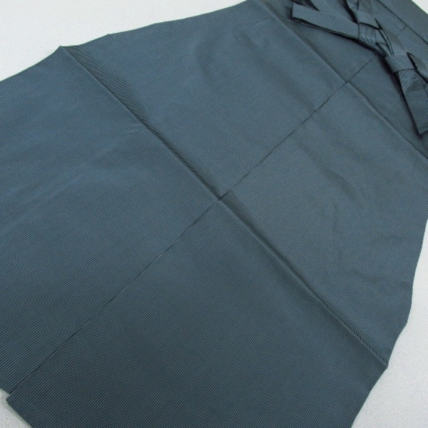 ★着物10★ 1円 絹 馬乗り袴 男性用 縞 紐下サイズ約86.7cm [同梱可] ☆☆☆ 馬乗り袴 袴 メンズ 紬 無地 黒グレー子持
