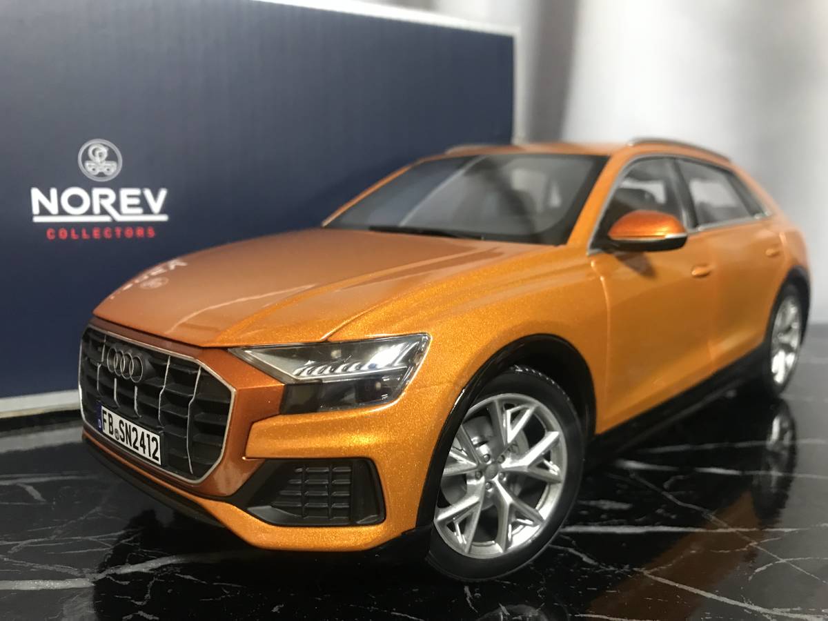 ☆NOREV ノレブ 1/18 Audi アウディ Q8 モデルカー ミニカー 希少 美品