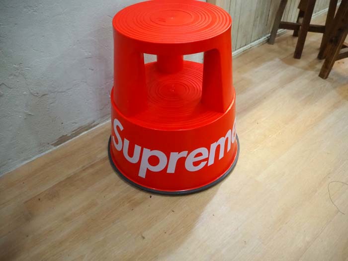 ◆Supreme Wedo Step Stool シュプリーム ステップ スツール 椅子 赤 レッド ローラー付き◆