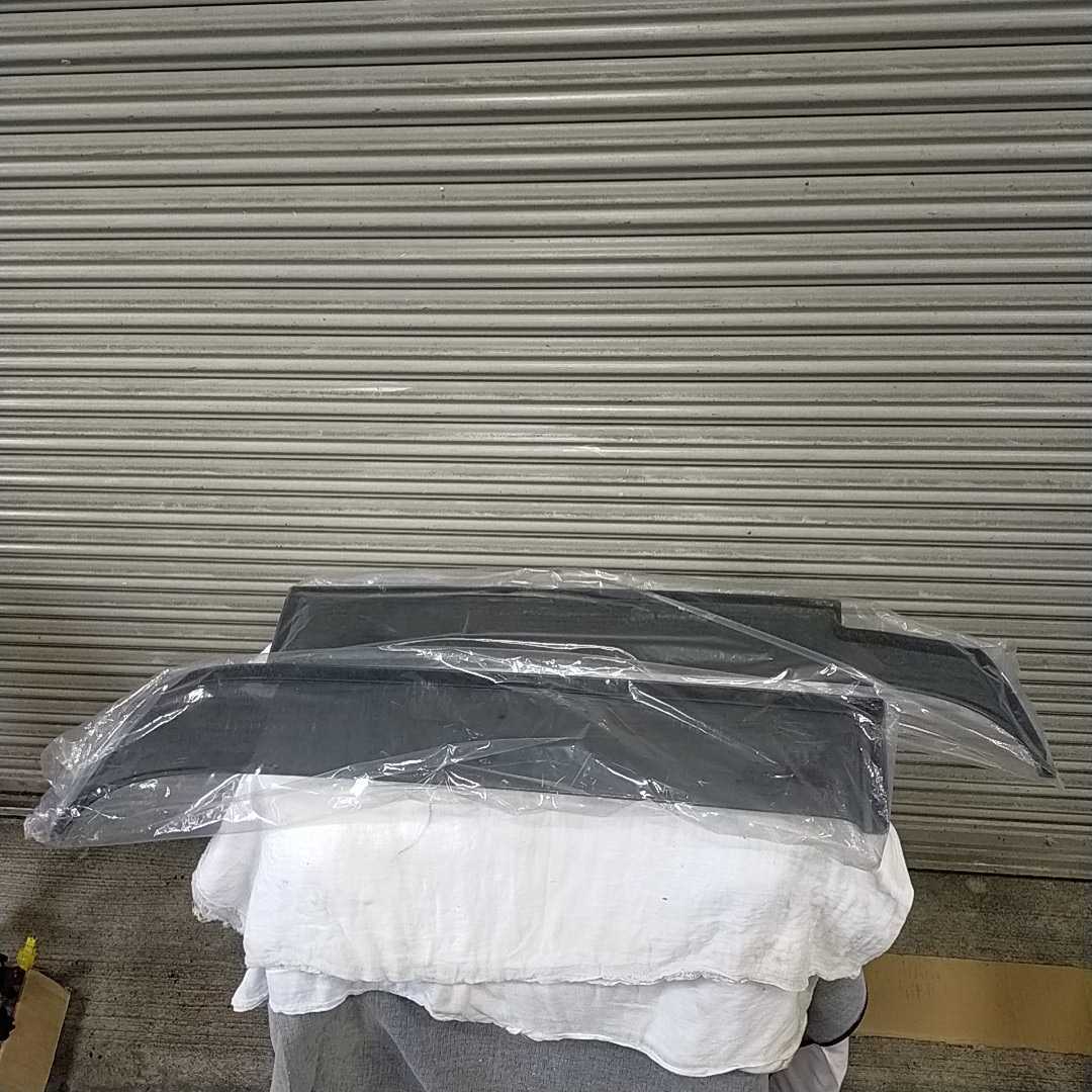 クオン オプションドアバイザー中古 クオン Y*I様 左右セット