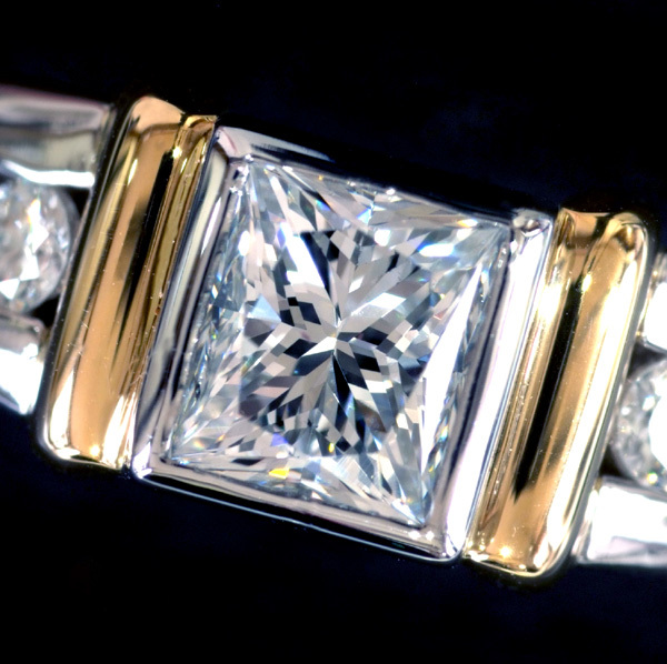 E5261《逸品》天然大粒絶品ダイヤモンド１．０８１、０．２８ct F VVS2 VG、G 最高級Pt900/18金無垢男女兼用セレブリティリング