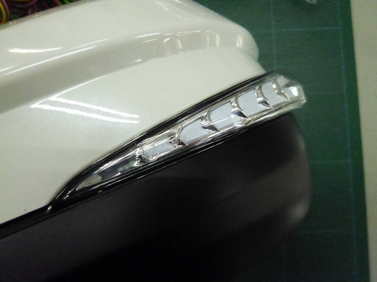 ハイエース200 スーパーGL 4-5型用 シーケンシャル 流れるドアミラー 