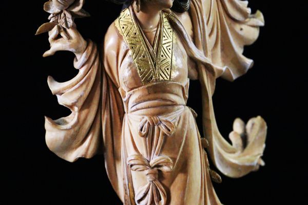 中国美術 芸術作品 骨製 羽衣天女像 高さ22.5㎝ 時代古作 細密彫刻 某