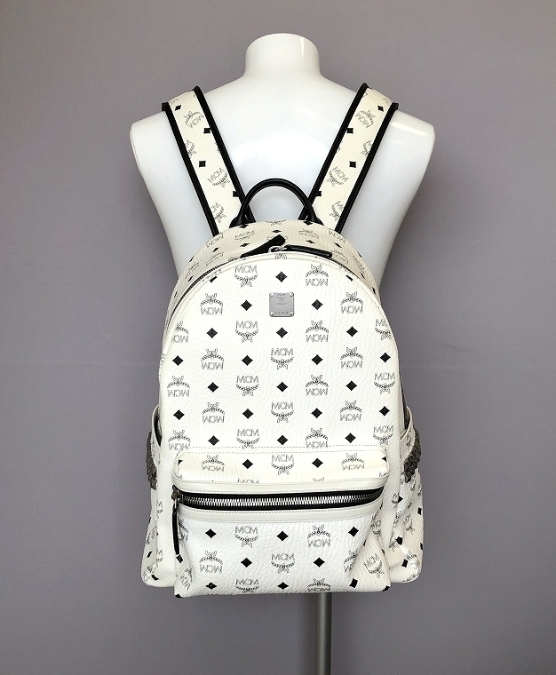 極美品 MCM スタッズ リュック ホワイト レザー ヴィセトス ロゴ